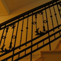 balustrady-kute-b237f