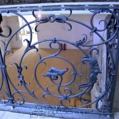 balustrady-schodowa-wewnetrzna-metalowa-kuta-w-stylu-gotyckim-b160c