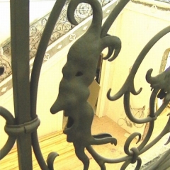 balustrady-schodowa-wewnetrzna-metalowa-kuta-w-stylu-gotyckim-b160e